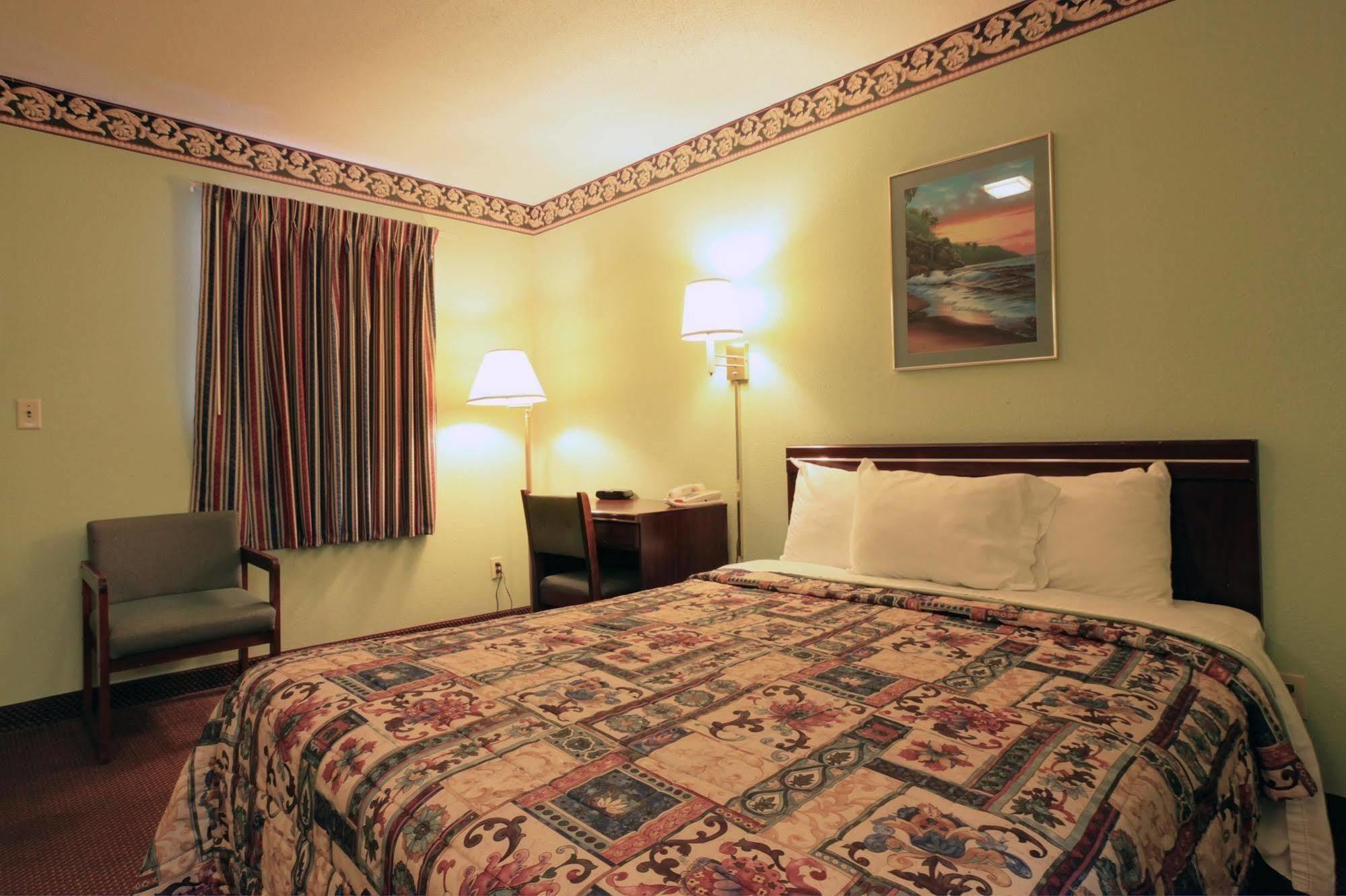 Regency Inn Fayetteville Стая снимка