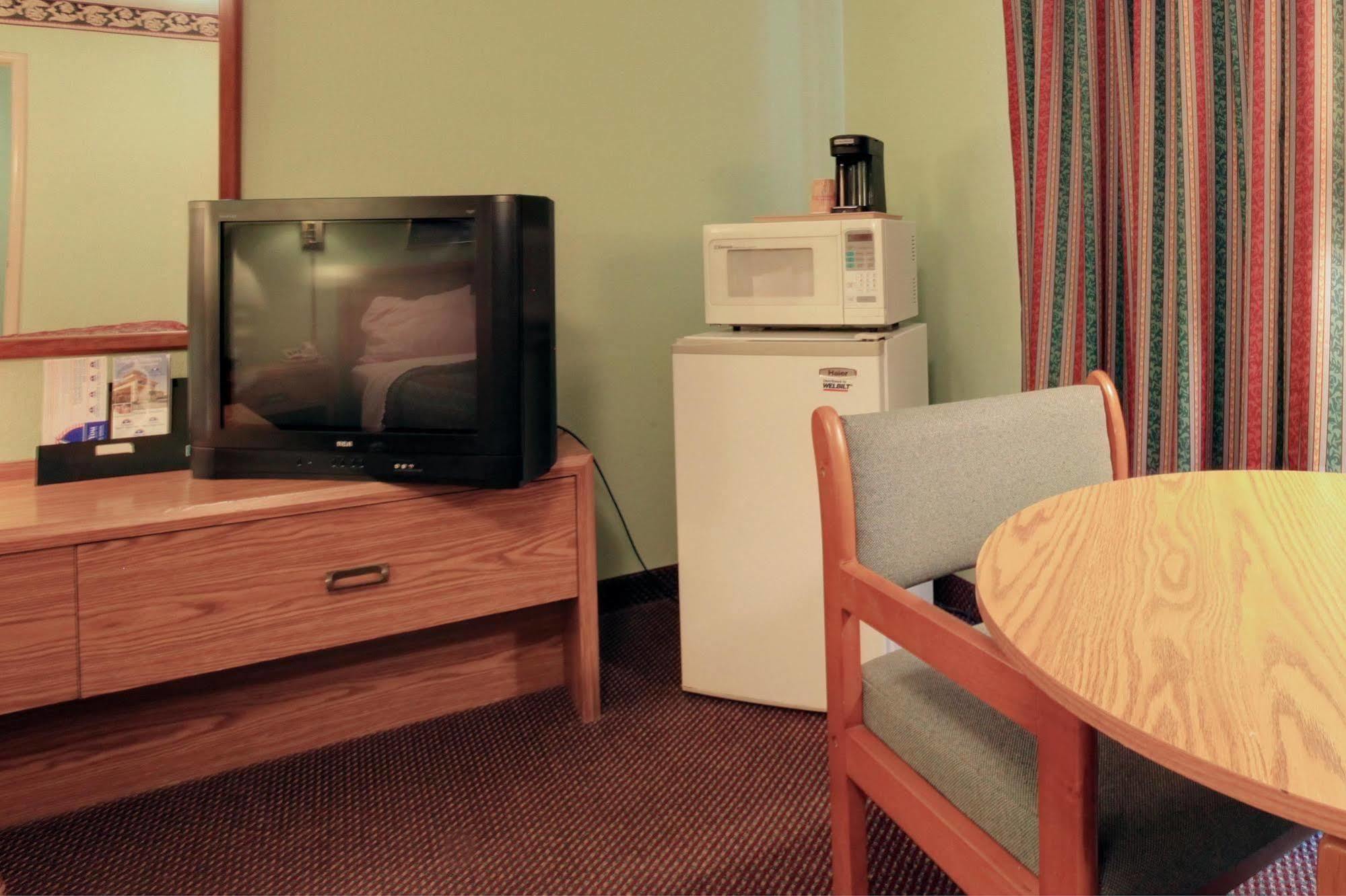Regency Inn Fayetteville Стая снимка